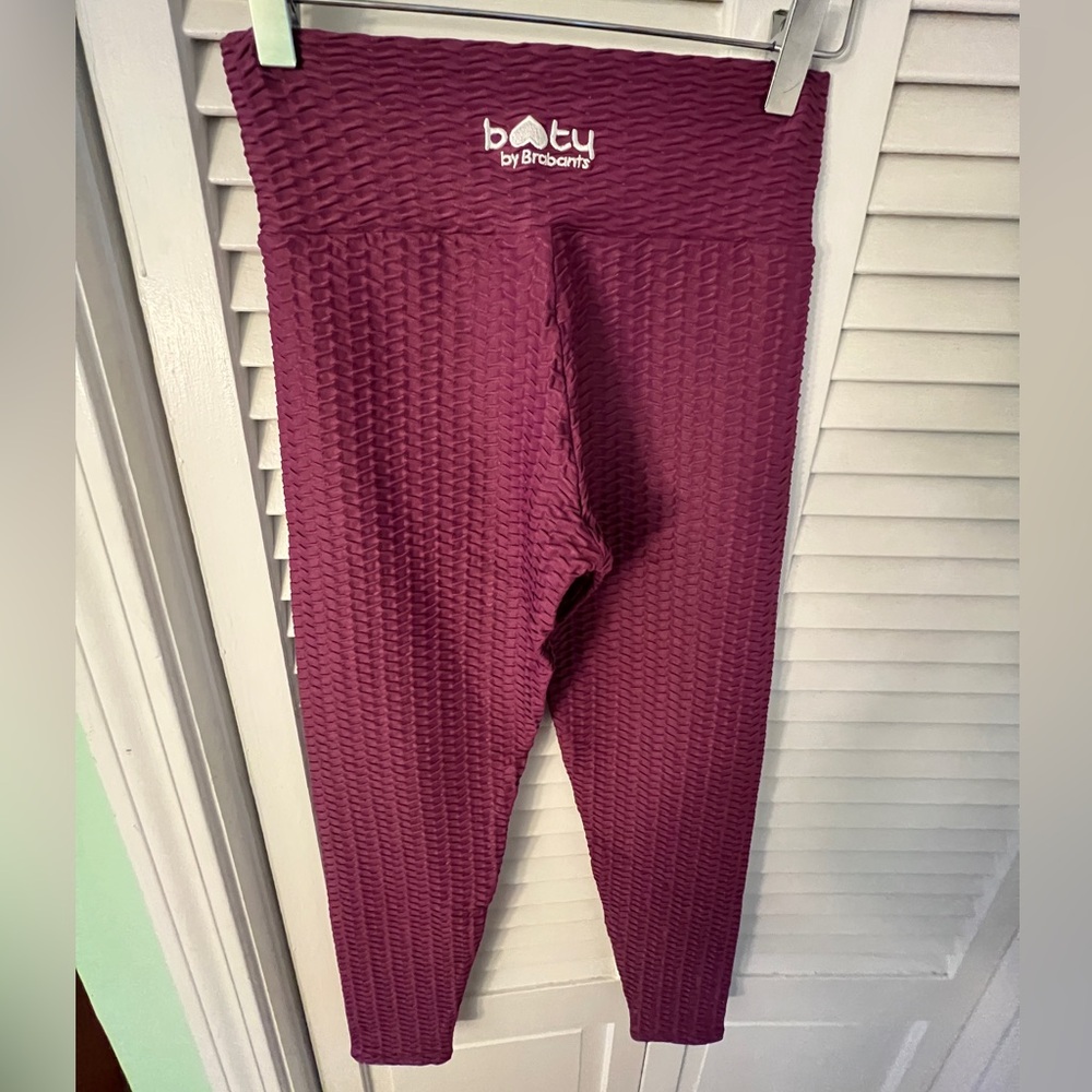 Booty by Brabants Textured Leggings in Purple. LBL texture - perfect for Fall!